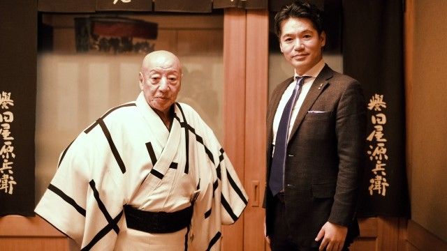 「京都・西陣織」は新しい「エルメス」になれるのかーー西陣織の織元「誉田屋源兵衛」十代目山口源兵衛氏に、「投資とお金のプロ」WealthPark研究所所長の加藤航介氏が取材しました（撮影：WealthPark研究所）