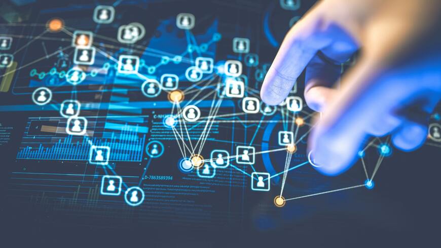 日本のサイバー攻撃への備えは万全なのでしょうか（画像：Graphs / PIXTA）