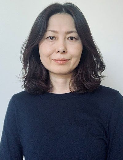 冨岡千花子（とみおか・ちかこ）学校のトイレ研究会事務局長1994年TOTOに入社。パブリックトイレの提案業務に従事した後、2022年より現職（写真：冨岡氏提供）