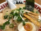 「屯ちん」の「東京豚骨ラーメン」（筆者撮影）