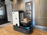 物流/配送プラットフォームのスマートロジスティクスを活用。デリバリーロボットが居住者のロジスティクスポストに自動配送する仕組みを実証（写真：桃田健史）