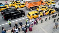 NY発｢ウーバー包囲網｣の行方 渋滞悪化で営業規制