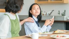 子どもの進路選択には｢第3の大人｣が必要だ【前編】――立命館慶祥中高が｢1枚の表｣で引き出す10代の迷い