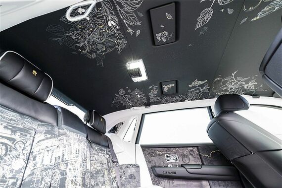 ファントム・センテナリーの天井と後席