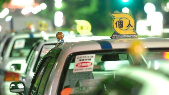 タクシーに｢客5人｣､無理やり乗車は違法か
