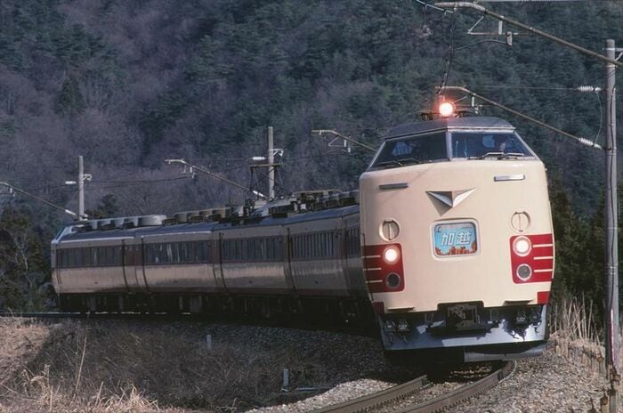485系の「加越」