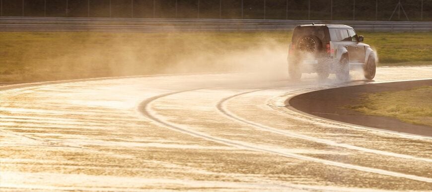 （写真：ジャガー・ランドローバー・ジャパン）