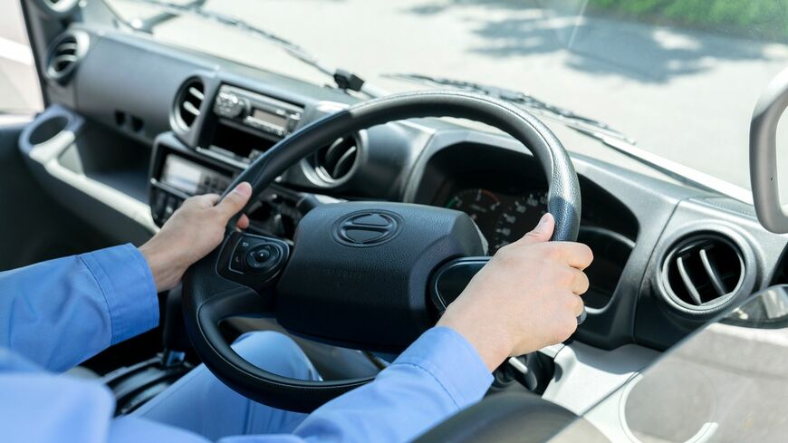 国も荷主も消費者も、みな「荷物」の心配ばかりしていて肝心のドライバーたちの「働き方」を考えているようには思えない（写真：jessie／PIXTA）