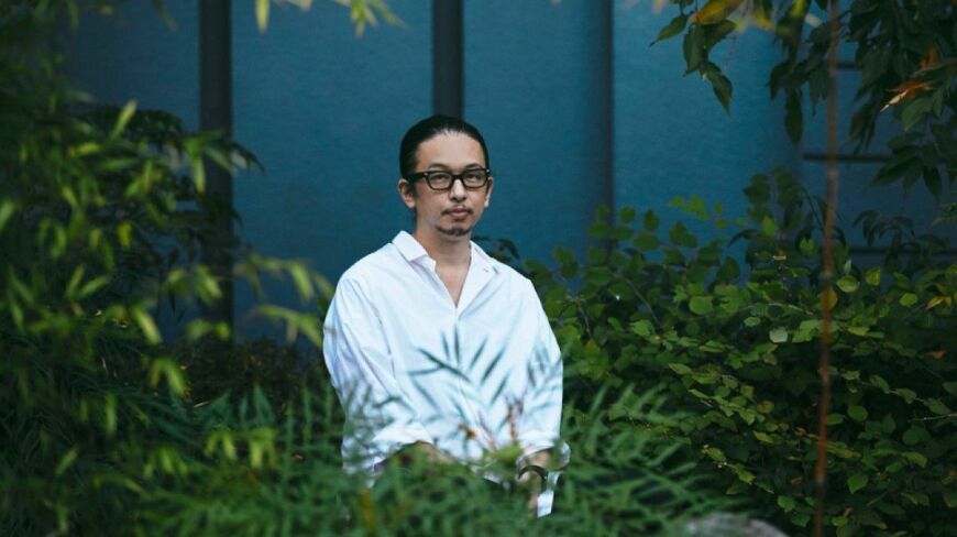 写真家・佐藤健寿さんの、唯一無二の“佐藤ワールド”はいかにして作られてきたのでしょうか（写真：椙本裕子）この記事の画像を見る(◯枚)