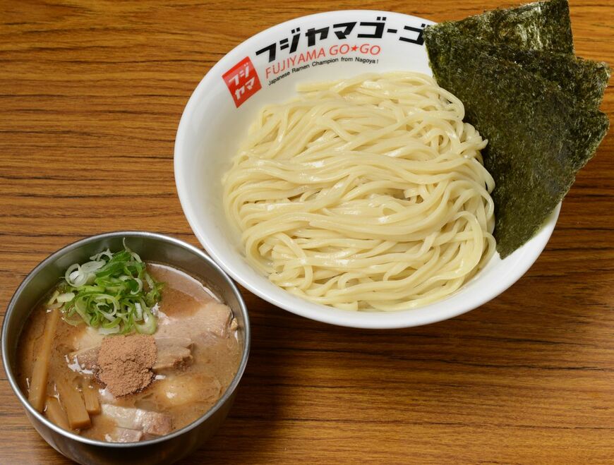 フジヤマ55 大須総本店の名物「濃厚つけ麺」820円（写真：55style）
