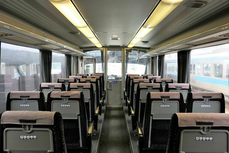 783系 車内サボ JR初の新型特急｢783系｣は型破りな異端児だった ｢ハイパーサルーン｣の