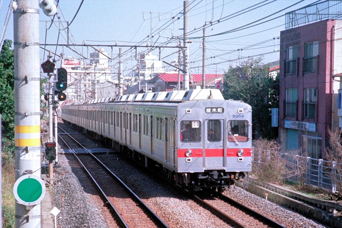画像 | 東急線､懐かしい｢ギラギラのステンレス車｣時代 緑の旧型車が