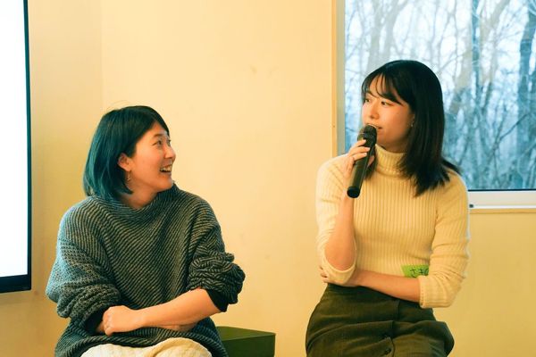 左から創設者の遠又香さん、安井早紀さん（写真：Compath）