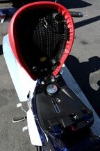 給油口がある。燃料タンク容量は3.7L