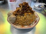 「萬龍」の肉玉炒飯