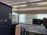 ドイツの高速列車「ICE4」の客室内に設置されている荷物スペース（筆者撮影）