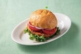 「うま味が超ぎっしり！ がんもバーガー」も手軽に作れて大人にも子どもにも好評です！（写真：『日本人なら必ず食べたい安部おやつ』より）