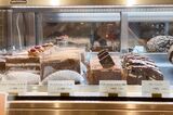 全てがリーズナブルという訳ではなく、ケーキは1000円超えのものも（筆者撮影）