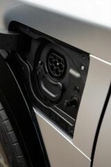 レクサスRZ（写真：Lexus International）