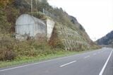 下幌別―歌登間：坑口をコンクリートでふさいだトンネルもある（筆者撮影）