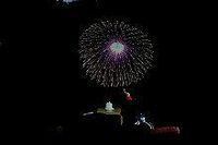 「巣ごもり」しながら花火大会？　セガトイズが家庭用打ち上げ花火を発売