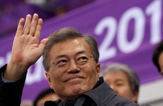 文大統領の融和策に韓国国民が冷やかなワケ