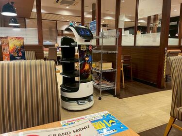 ロボットなのに気を遣っちゃう」「自然とありがとうって言っちゃう」と