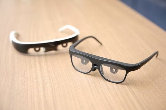 老眼をテクノロジーで解決するメガネ型デバイス クラファンで4億調達に