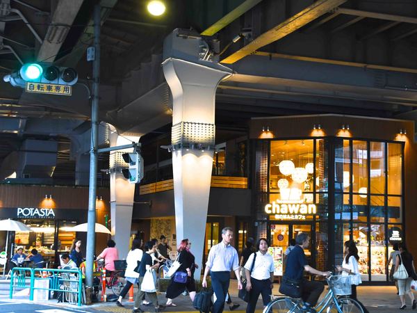 Jr秋葉原駅の高架下が 異空間すぎる 理由 駅 再開発 東洋経済オンライン 経済ニュースの新基準 Jr秋葉原駅の高架下が 異空間すぎる 理由 駅 再開発 東洋経済オンライン 経済ニュースの新基準