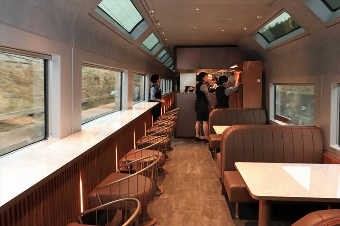 サフィール踊り子のカフェテリア