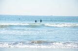早朝からサーファーが集う福島の海（南相馬市北泉海水浴場 撮影・筆者）