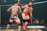 「BreakingDown 6」で圧倒的な強さを見せたプロレスラーの八須拳太郎さん。“拳”を先頭に掲げる名前は本名とのこと（写真：BreakingDown）