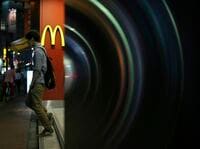 マック､中国製チキン商品の販売中止を決定 タイ製チキンに切り替え