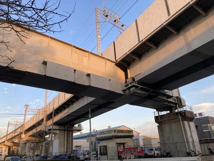 舞浜―新浦安間の架道橋。工事の記録誌には