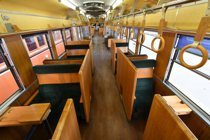 5000系のうち1編成は島根県産の木材を使った
