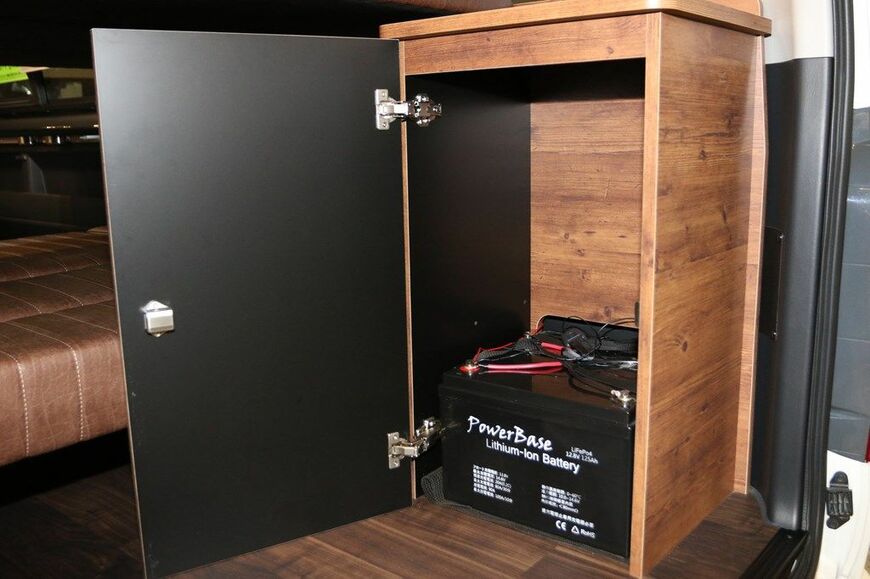 オーゼットの展示内容と、グランドバケーション620プラスのデティール（筆者撮影）