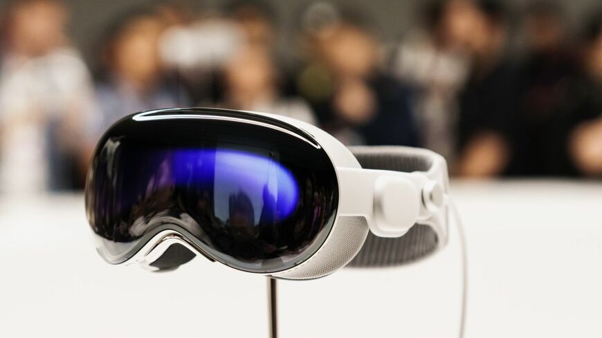 「Apple Vision Pro」はアップルの収益を担う製品になり得るのか？（写真：Philip Pacheco／Bloomberg）