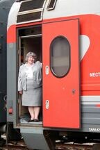 「ロシア」号では各車に乗務員