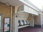 開業当時とは異なる券売機の部分も欄間を模している