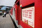 ニューデリーームンバイ間の寝台専用列車に乗車