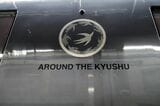側面のロゴに「AROUND THE KYUSHU」の文字（記者撮影）
