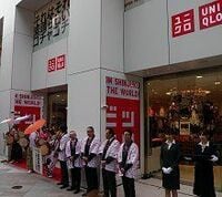 ４０００人の行列をつくった「ビックロ」の船出