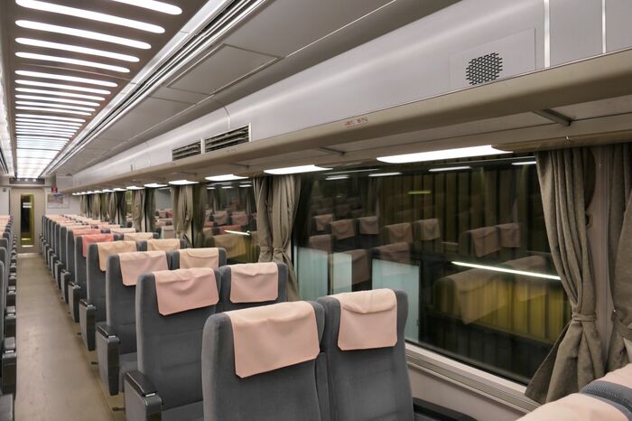 1・4号車とは仕様が異なる