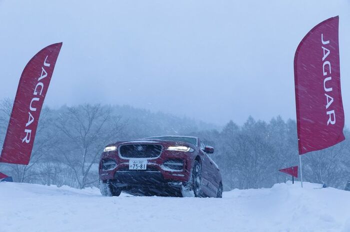 ジャガー Fペイス｜Jaguar F-PACE