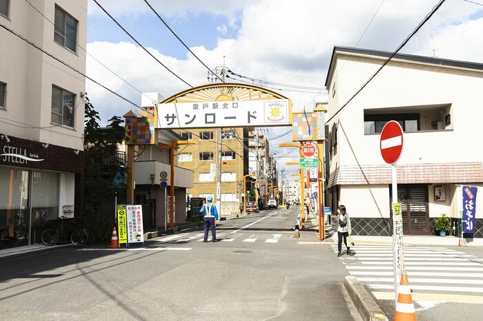 坂戸駅前の商店街。坂戸市は東京都心のベッドタウンだ