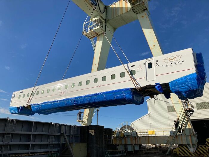 中間車を船積み