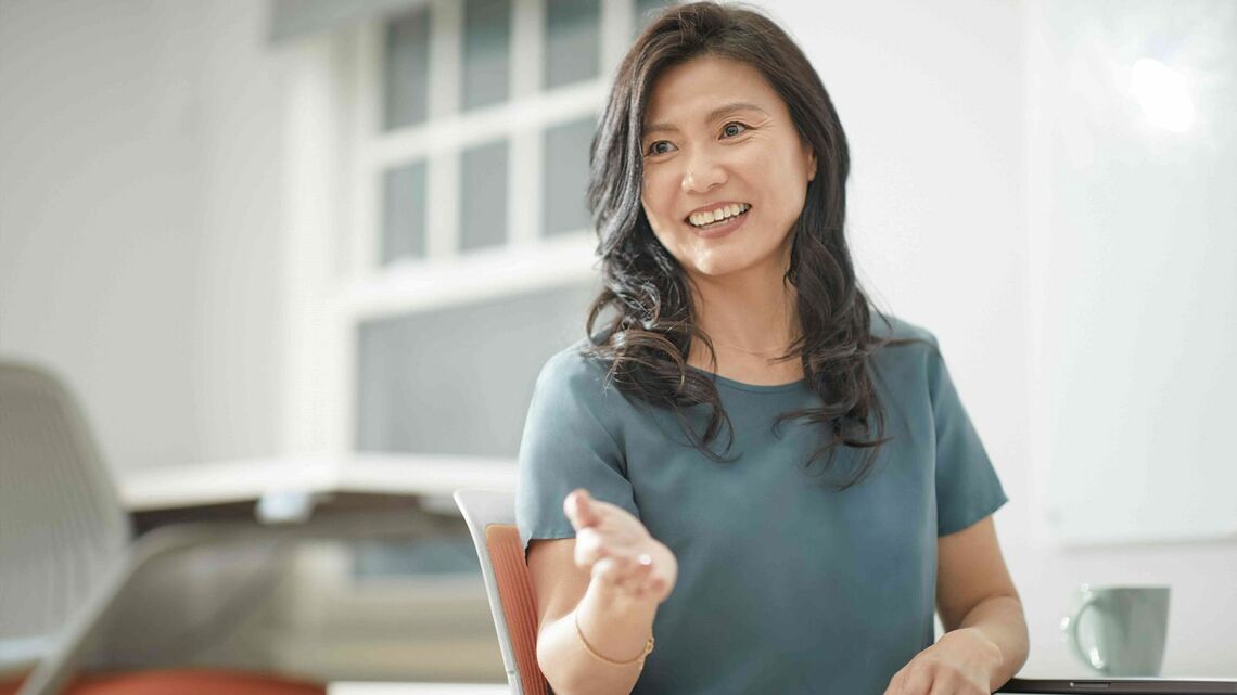 日米ともに今の若い世代は「最初の就職は重要」と深刻に考えすぎる傾向があると話す松岡陽子氏(撮影:俵山忠)