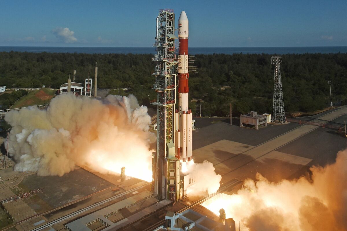 世界のロケットビジネスは群雄割拠の時代へ／続々と登場する｢再使用ロケット｣が宇宙ビジネスを変革する | ビジネス | 東洋経済オンライン