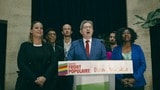 2024年7月7日、フランス国民議会の第2次選挙日に演説する左派の政党連合「新人民戦線」（NFP）の「不服従のフランス」党を率いるジャン＝リュック・メランション氏（写真・2024 Bloomberg Finance LP）