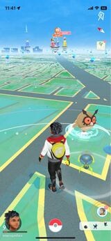 Pokémon GOのプレイ画面。実際の街と連動している（筆者撮影）